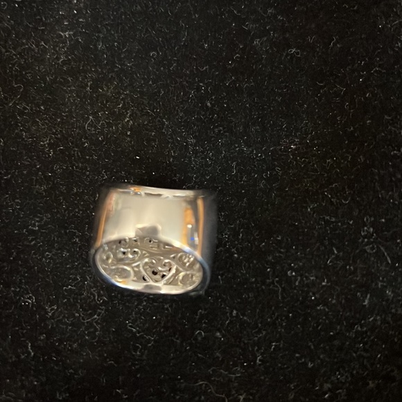 COPY - Effy Sterling Silver Sapphire Wave Ring size 7. Like New - Picture 2 of 3